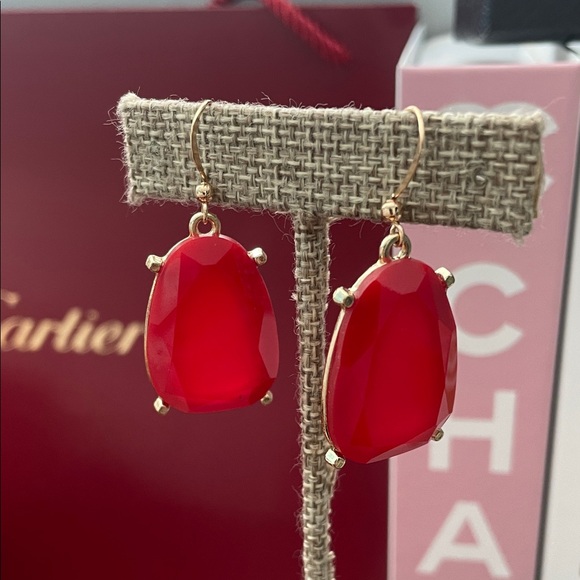 🌟♥️Vintage Gold and Red Drop Pierced Earrings♥️🌟Preloved - Picture 2 of 5